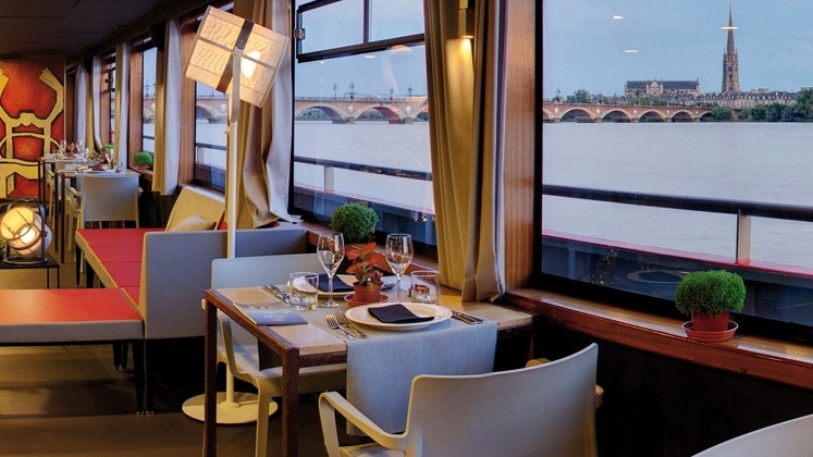 Image Bateau Restaurant Sicambre - Restopolitan - Offre : Menu Garonne à 30€ : Apéritif / Entrée / Plat / Dessert