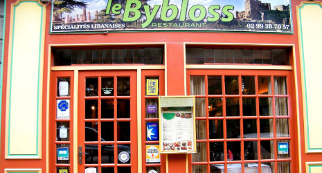 Image Le Bybloss - Restopolitan - Offre : 2 Mezzés froids + 2 Mezzés chauds au choix à la Carte Conditions : 2 boissons minimum par table